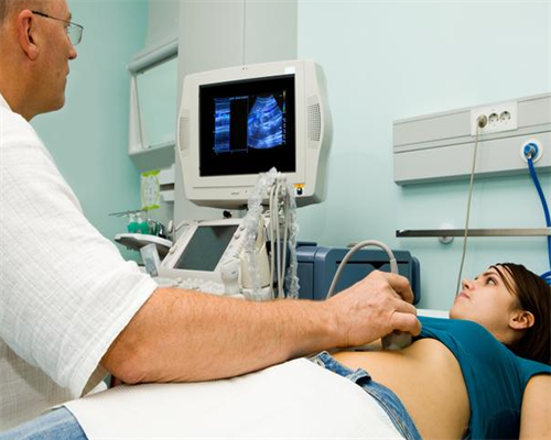 试管婴儿技术助力职场夫妻圆梦，高成功率辅助生殖方案解析